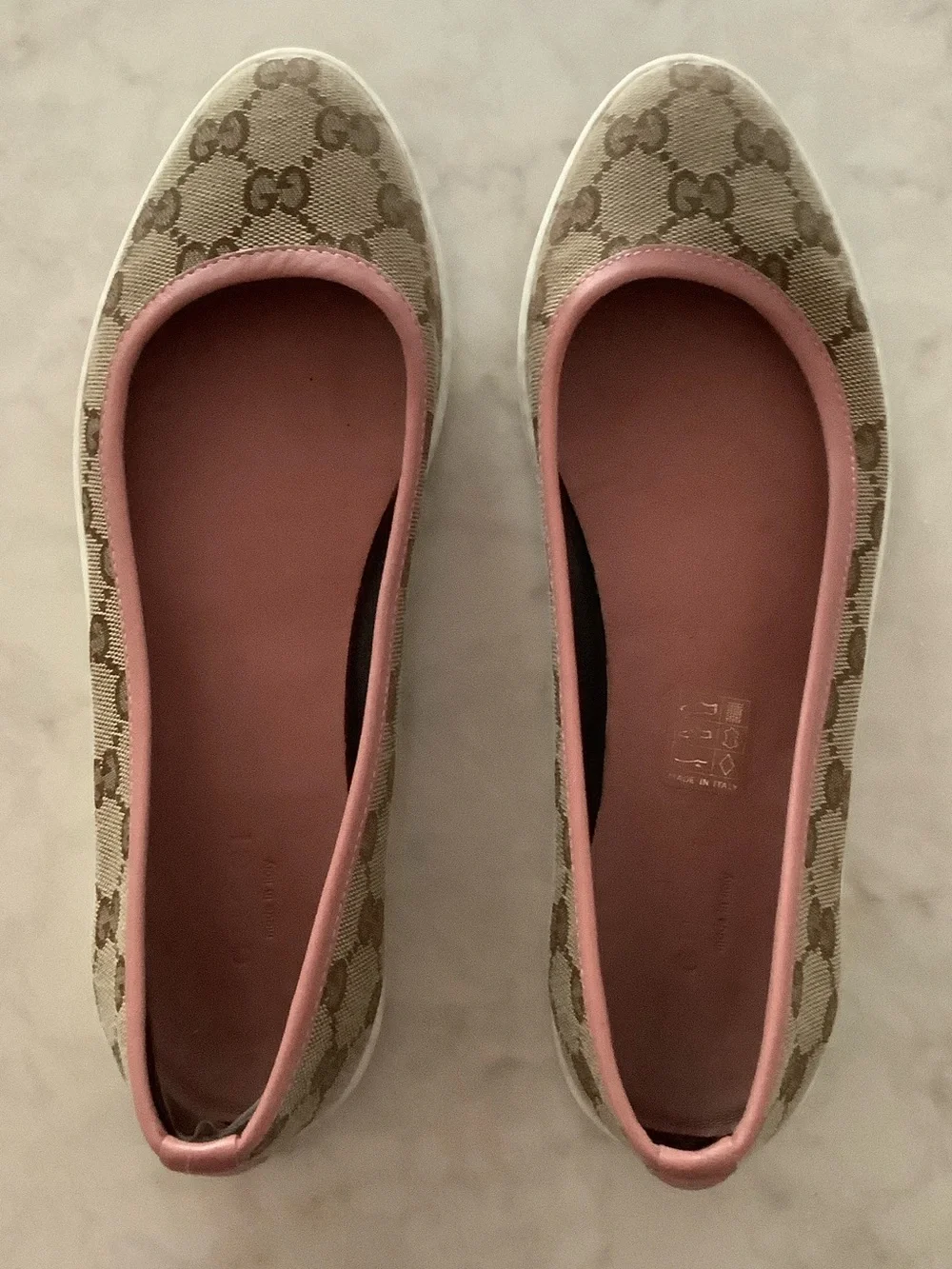 Gucci Beige GG Canvas Ballet Flats with Pink Trim size 37